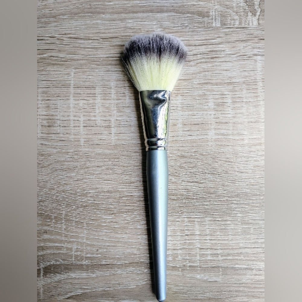 Sephora collection powder brush